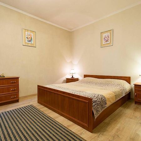 Nadezhda Apartment On Nauryzbay Batyra 37/1 Almaty Eksteriør bilde