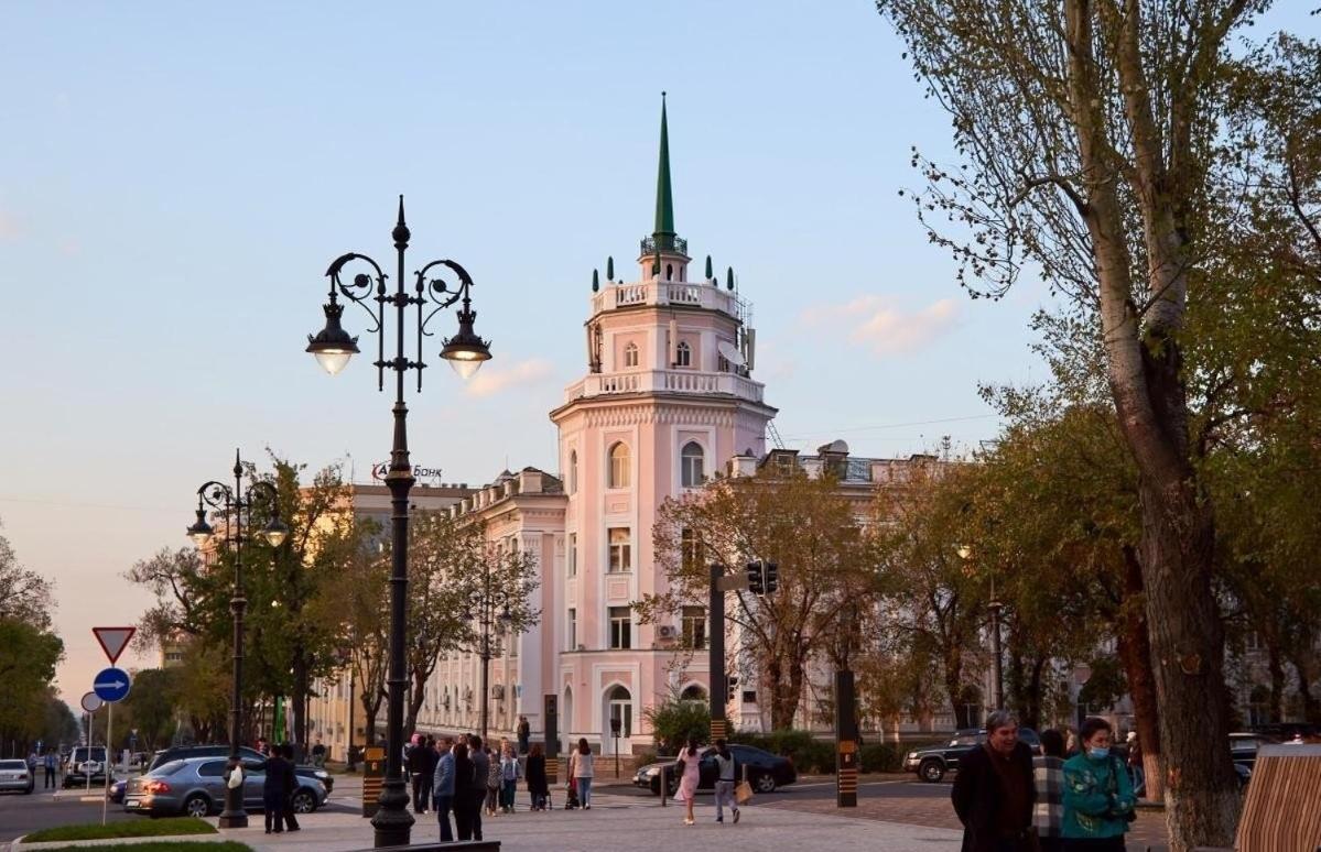 Nadezhda Apartment On Nauryzbay Batyra 37/1 Almaty Eksteriør bilde